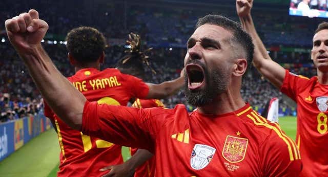 Dani Carvajal se acuerda de las dificultades en uno de sus días más felices: «Ni en el Madrid ni en España tuve un puesto asegurado»