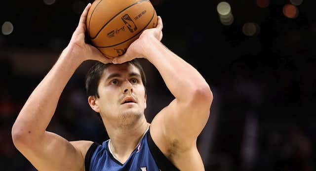 Darko Milicic, el gran ‘robo’ del draft que se coló entre LeBron y Carmelo: «En la NBA no estaba preparado para ser feliz; hoy cultivando manzanas lo soy»