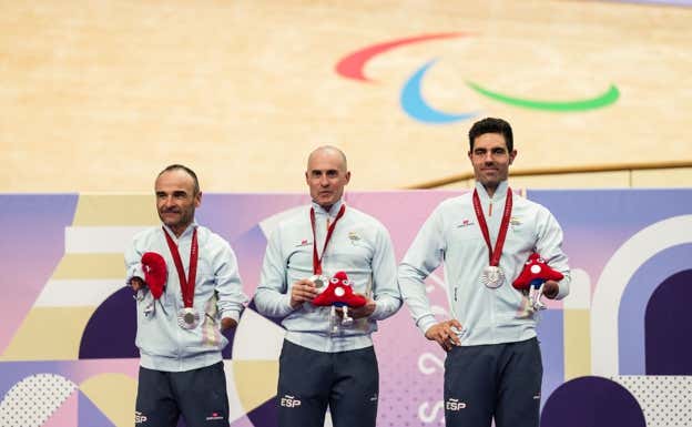 Ricardo Ten, Pablo Jaramillo y Alfonso Cabello, plata en velocidad por equipos.  CPE
