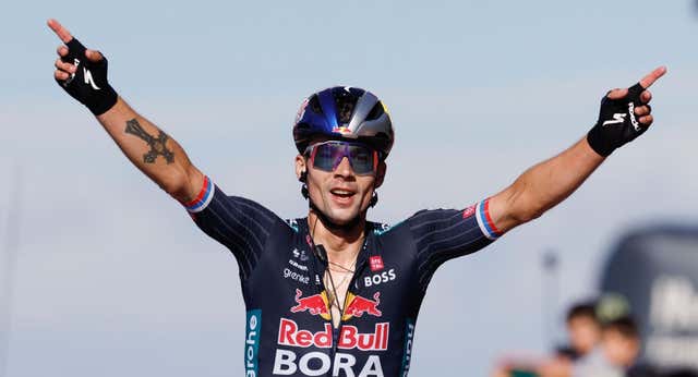 Roglic sentencia La Vuelta cumpliendo la profecía de sus rivales