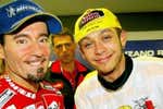 Valentino Rossi revela 26 años después que su rivalidad con Max Biaggi nació por su culpa: «En un ascensor me acorraló y me hizo entender lo que yo había sido»