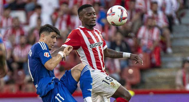 El Sporting de Gijón busca a una aficionada que insultó a un jugador del Oviedo