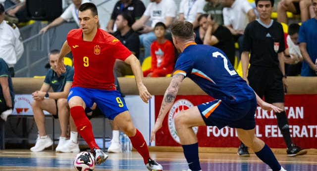 Sergio Lozano reaparece en la goleada ante Países Bajos