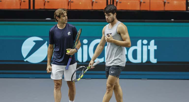 David Ferrer y Carlos Alcaraz, durante un entrenamiento en Valencia durante la Copa Davis.