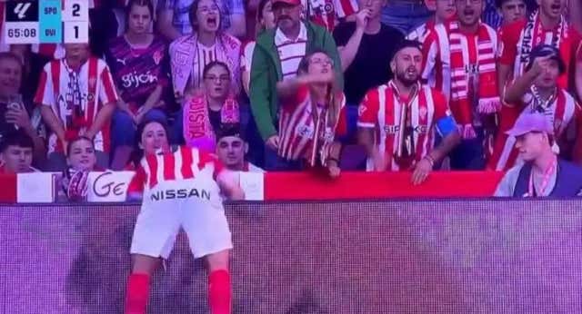 Un código QR, una habitación que graba todo, una denuncia… Así se detecta (y sanciona) a un racista en un estadio: «Les pillas siempre»
