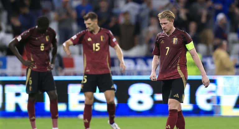 Kevin De Bruyne, cabizbajo, durante la derrota de Bélgica ante Francia.