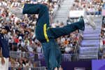 Un sistema incomprensible lleva a Raygun al número 1 del mundo del break dance pese a ser objeto de mofa viral por su actuación en París