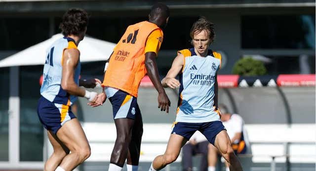 Modric y Mendy alivian a Ancelotti… pero aún no se despeja el ‘problema central’