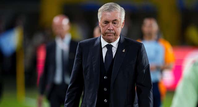 Ancelotti tapa una grieta… y le sale otra en el medio