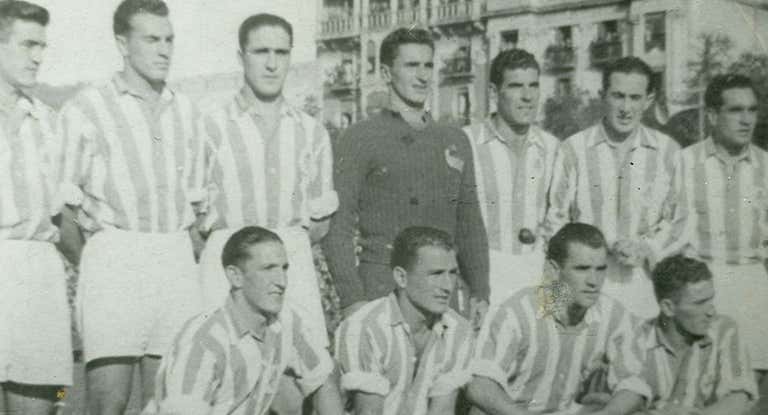 Eduardo Chillida, formando parte de una alineación de la Real Sociedad.