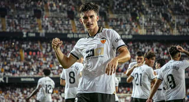 Pepelu ejerció de capitán de puertas para dentro: habló con Rafa Mir tras sus declaraciones