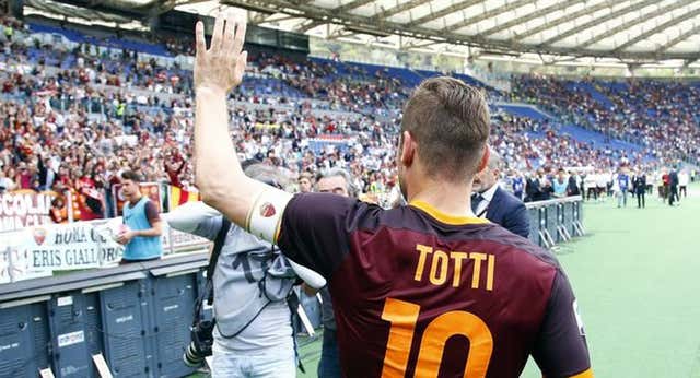 Crece la tensión entre Totti y la Roma: «Nadie me llama y no seré yo el que toque su puerta…»