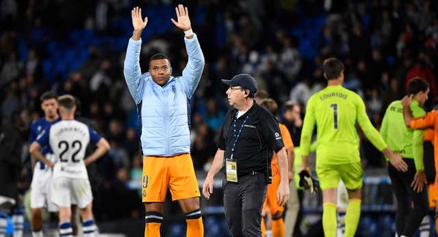 A Mbappé se le pone cara de Mbappé… y Vinicius sigue siendo un caso
