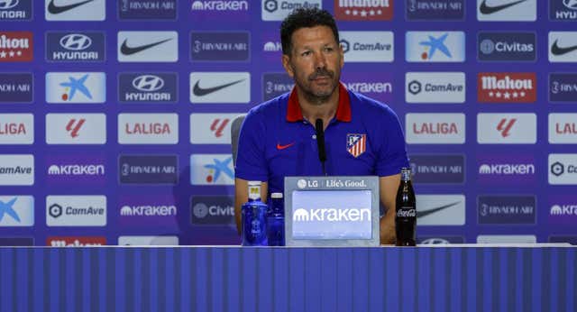 Simeone no quiere entrar en polémicas de los horarios: «No es mi tarea pensar en eso»
