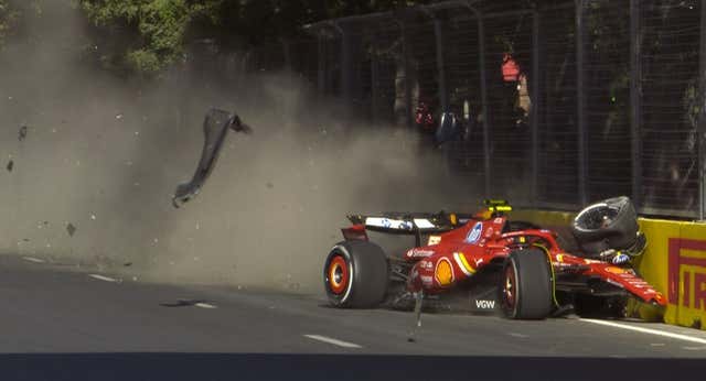 Los expertos se mojan sobre la polémica entre Carlos Sainz y Checo Pérez: «Checo tiene un poco más de culpa, es quien podría haberlo evitado»