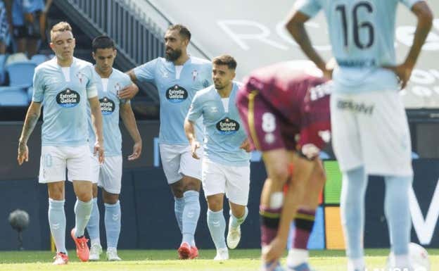 Borja Iglesias celebra su gol LALIGA