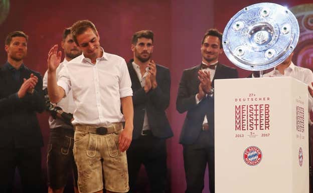 Lahm, en su despedida del Bayern.  FC BAYERN