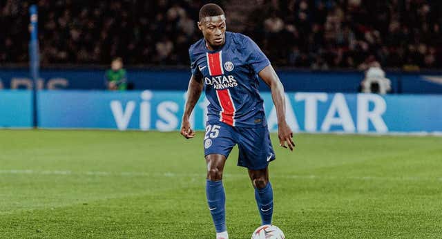 El jugador del PSG Nuno Mendes sufrió insultos racistas y su club y la Federación portuguesa le apoya