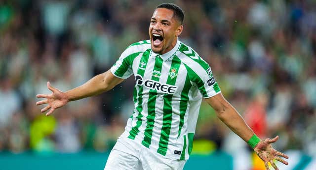 Vitor Roque, Lo Celso, Abde… y un chollo por menos de 2 millones: por qué fichar jugadores del Betis es un acierto seguro en LALIGA FANTASY