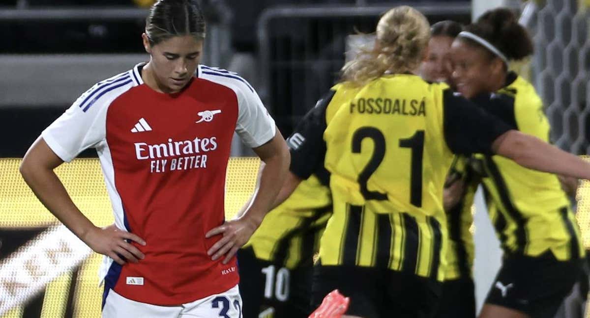 Jugadora del Arsenal lamenta uno de los goles ante el Häcken en la previa de la Champions femenina.