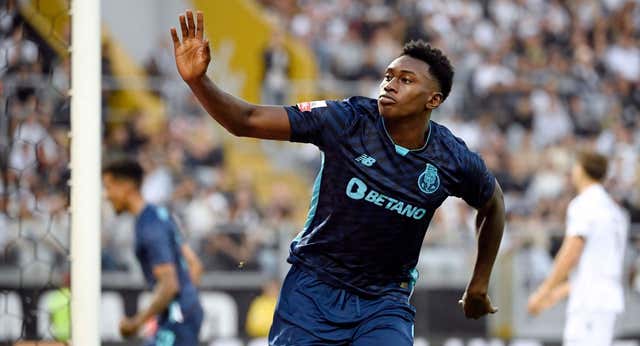 Samu Omorodion la vuelve a liar y ya lleva tres goles con una única titularidad