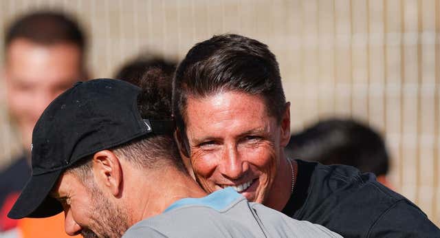 Fernando Torres le dijo al árbitro «tú conmigo ten cuidado»… ¡y solo fue segunda amarilla!