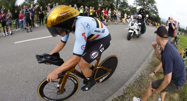 Evenepoel salva el susto, destroza su criptonita y revalida el Mundial de crono en Zúrich
