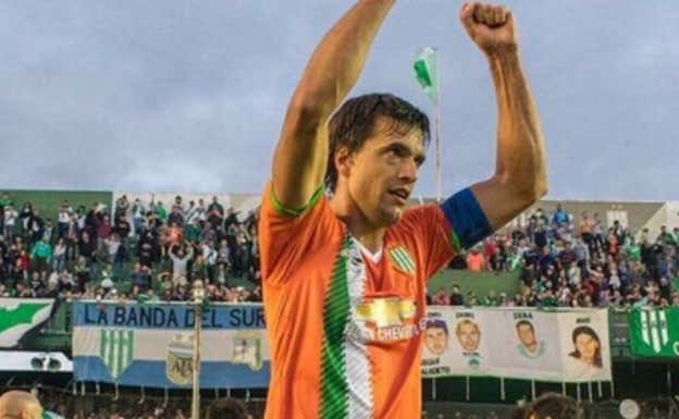 Civelli, el día de su retirada del fútbol con Bandfield.