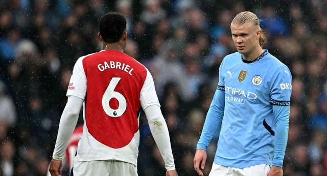 Ian Wright se enfurece con Haaland: «Un gesto de verdadero cobarde»