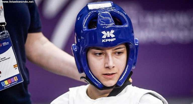 Adriana Cerezo compitiendo en Azerbaiyán