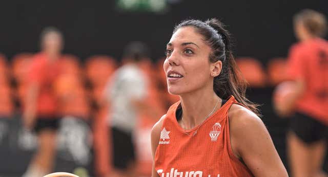 Cristina Ouviña deja provisionalmente el baloncesto para ser madre