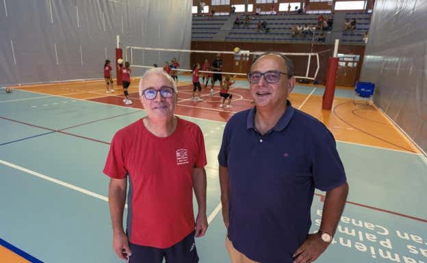 González y Hernández en el pabellón deportivo de El Batán.  EFE