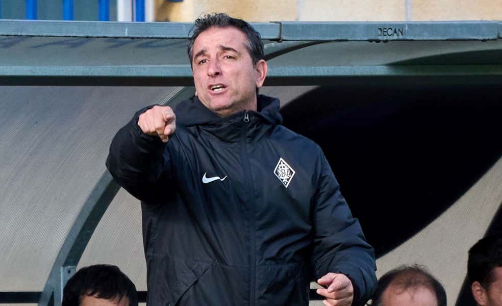 Jandro Castro sustituye a Abelardo en el banquillo del Cartagena