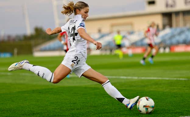 Melanie Leupolz ante el Athletic Club.  REAL MADRID FEMENINO