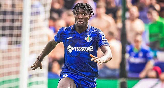 Uche no se calla con el arbitraje de LaLiga: «Yo tenía que levantarme, si le daban a otro la pitaba; son muy malos»