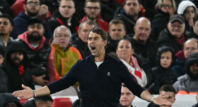 Lopetegui se lesiona en el gemelo por un enfado con su equipo durante una derrota