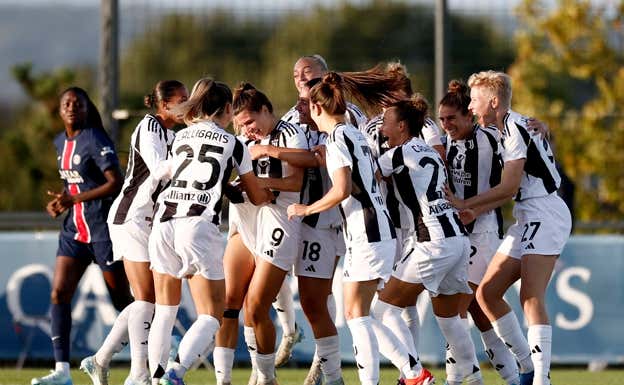 La Juventus celebrando el primer gol ante el PSG.  REUTERS