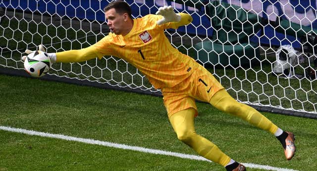 La amenaza de Szczesny a Iñaki Peña es seria… Y bien lo saben en Londres, Roma y Turín