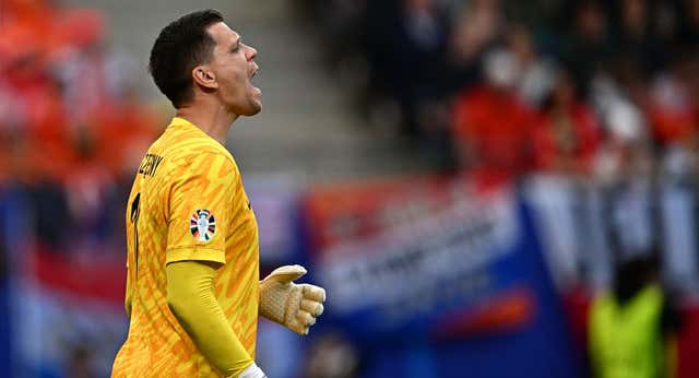 La realidad supera la ficción para Szczesny, que ya es portero del Barça