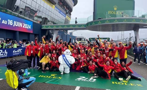 Ferrari, celebrando Le Mans bajo la lluvia. FERRARI