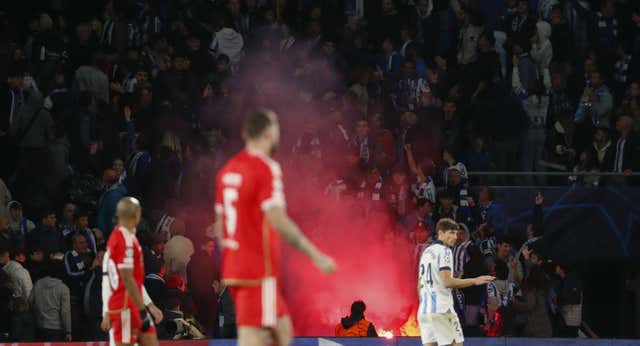 El castigo de UEFA en el precedente del Real Sociedad – Benfica augura que en el Athletic pagarán justos por pecadores