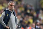 Disparan en el pie al gran defensor de José Mourinho en Fenerbahce