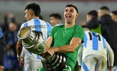La última polémica del 'Dibu' Martínez le sale cara: dos partidos de sanción con Argentina