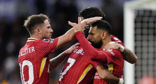 Slot se sube a la ola de la era Klopp y este Liverpool ya lidera la Premier