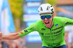 Tadej Pogacar adelanta a Eddy Merckx y le quita la mejor temporada de la historia