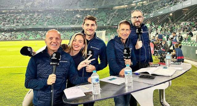 Los ‘palabros’ del fútbol moderno provocan un dilema a los narradores de televisión: “Me hablaban de desmarques en dientes de sierra…”