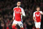 Merino debuta con el Arsenal un mes después de llegar