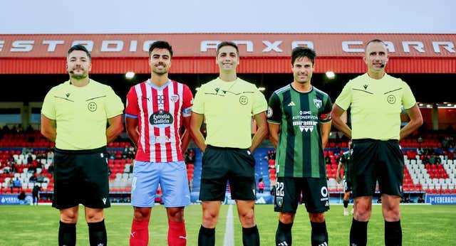 Esto solo pasa en el fútbol modesto: un árbitro improvisado en las gradas y partido suspendido porque no se ven las líneas