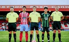 Esto solo pasa en el fútbol modesto: un árbitro improvisado en las gradas y partido suspendido porque no se ven las líneas