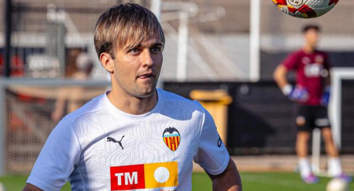 Mario Domínguez en un entrenamiento tras volver de su lesión. /Valencia C.F